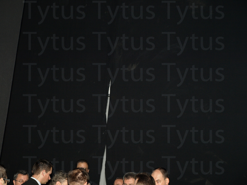 PiS curtain