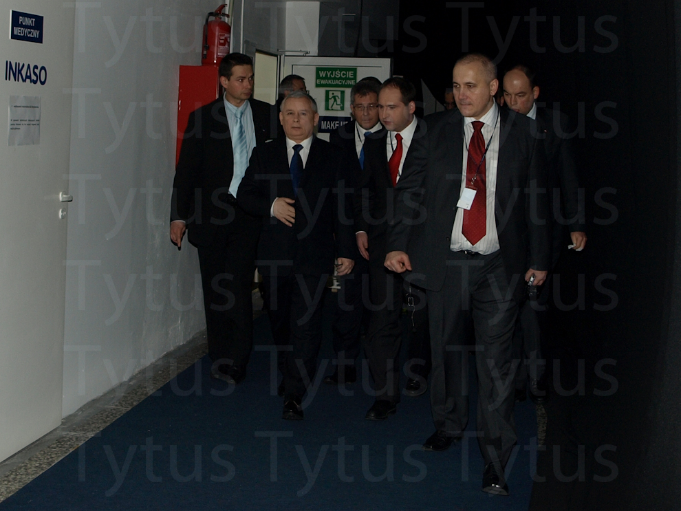 PiS curtain 4