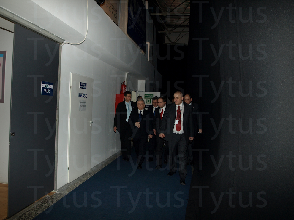 PiS curtain 3