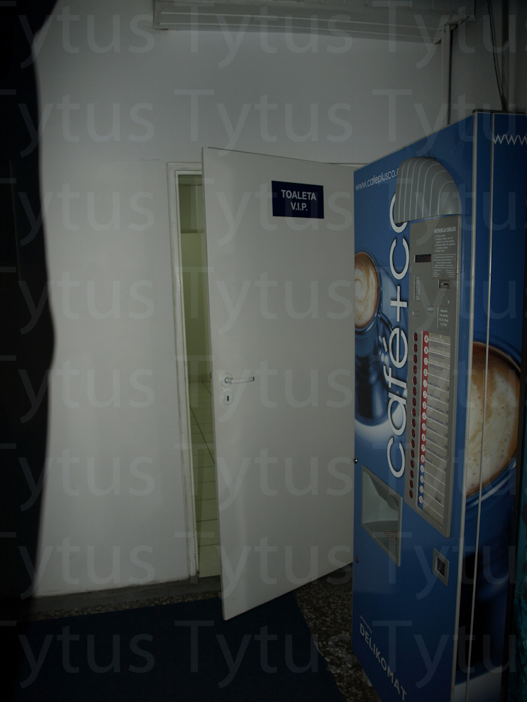 PiS curtain 6