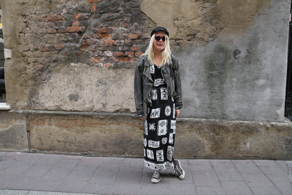 Linda Molin at the old wall