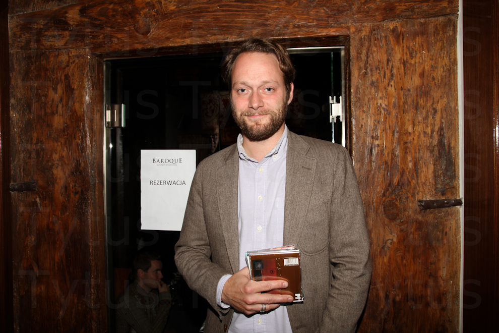 Georg "Goggi" Hólm and Jonsi "behind the glass door" from Sigur Rós
