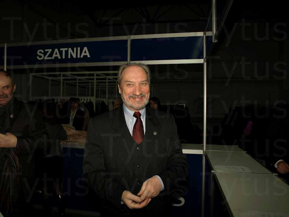 This is a story how Antoni Macierewicz entered the PIS congress in 2009
