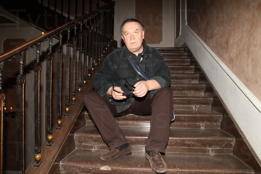 Lech Majewski on the stairs