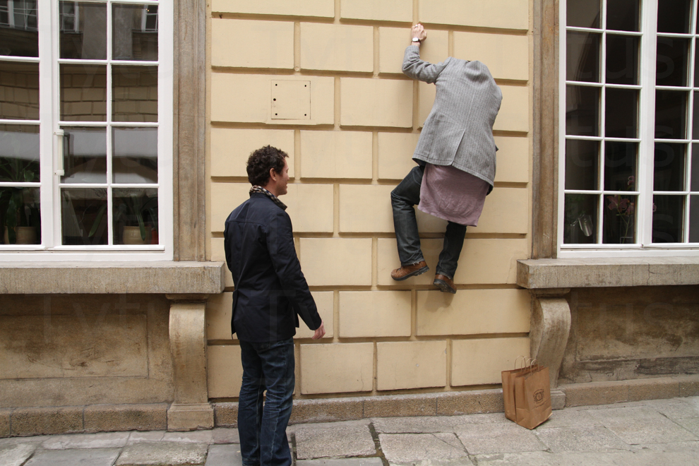 Who is hanging on the wall - Con O'Neill
