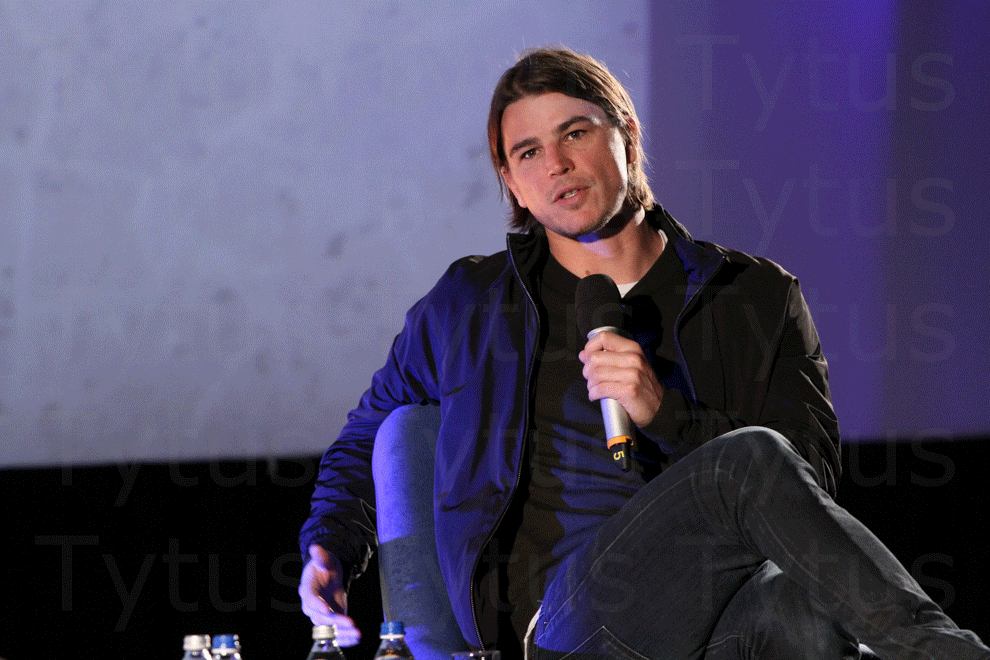 Josh Hartnett at the meeting