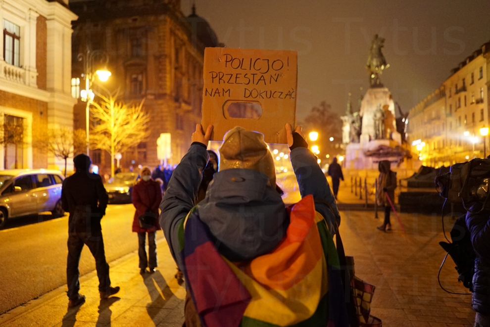 "Police please stop to persecute us" - Earth Strike